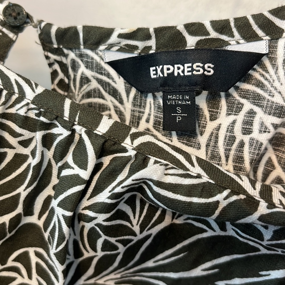 Express Romper Small NWOT - Picture 3 of 7